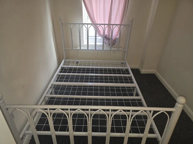 4FT WHITE DOUBLE Metal Bed Frame Collectible £31.90 - PicClick UK