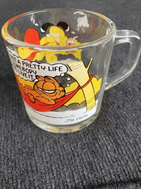 VINTAGE 1978 GARFIELD JIM DAVIS - McDONALD'S GLASS COFFEE MUG / CUP