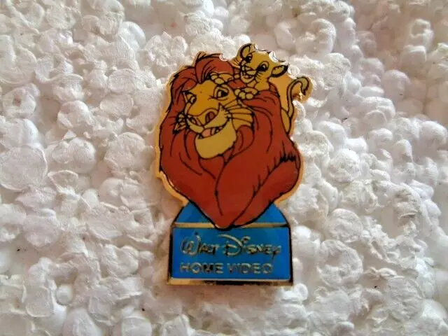 Disney Film the Lion King Mufasa & Simba metal lapel pin