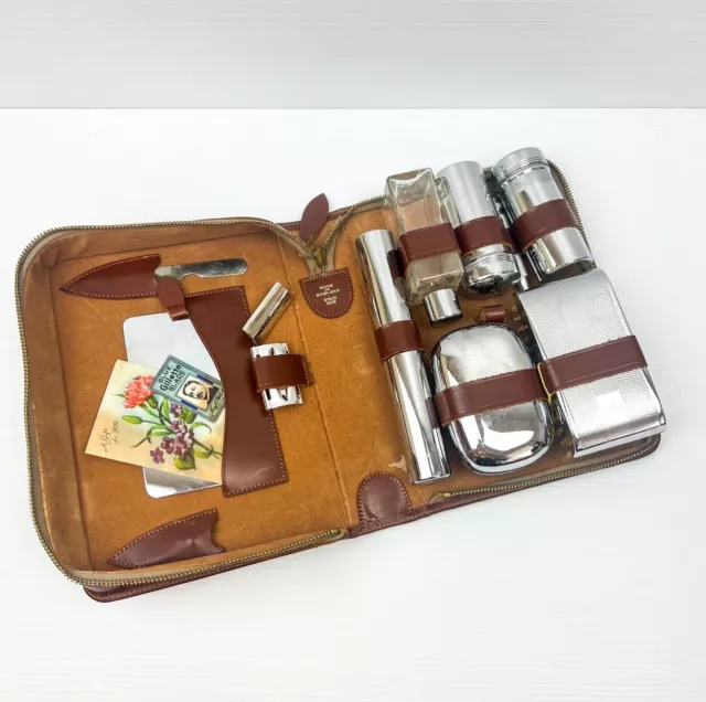 1960s men’s travelling bathroom grooming set with Gillette Razor Blade