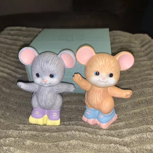 NIB AVON Figurine Set of 2 BEST BUDDIES “MICE SKATING” 90’s Roller Skating