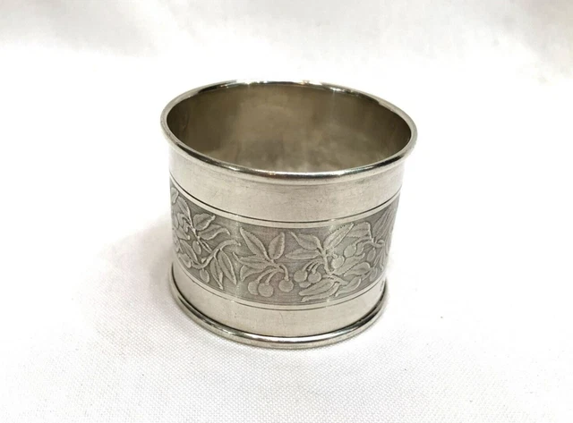 ANCIEN ROND DE serviette en argent massif MINERVE décor de cerises