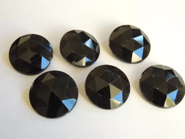 6 grands boutons anciens à facettes en verre noir / Jais - collection