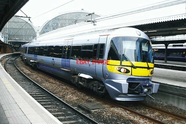 PHOTO CLASS 322 5-Car Emu No 332 001 Of Heathrow Express At Paddington ...