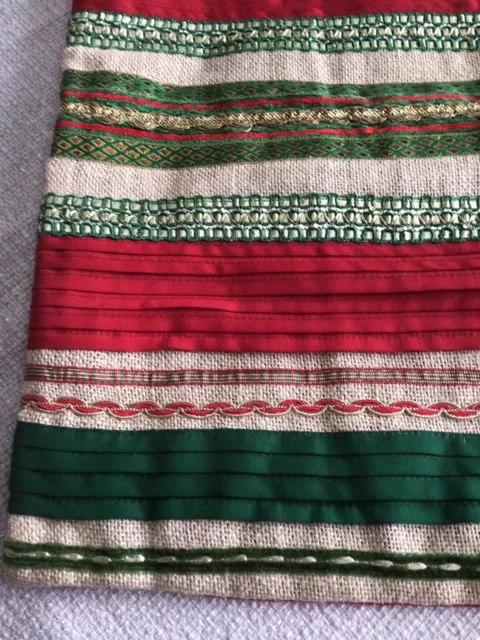 PIER 1 ONE EMBROIDERED RED GREEN BURLAP CHRISTMAS PILLOW COVER 13x18