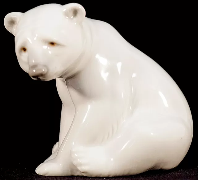 Lladro Porcelain Polar Bear Figurine Sitting figure 1209