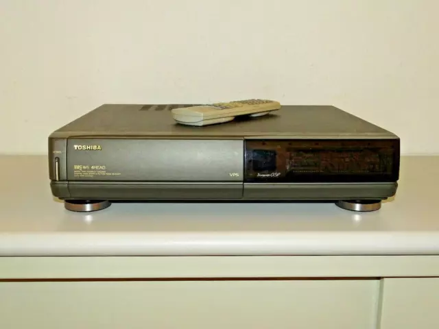 Toshiba V-711G Videorecorder, inkl. Fernbedienung, 2 Jahre Garantie