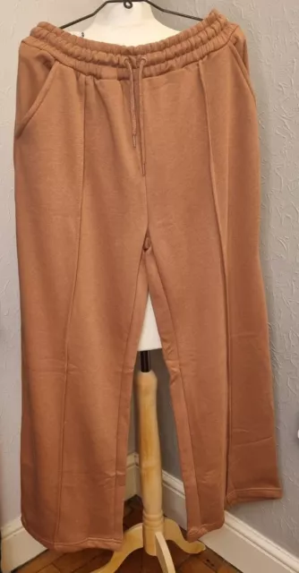 Pretty Little Thing Petite Tan Wide Leg Seam Detail Joggers Size 14