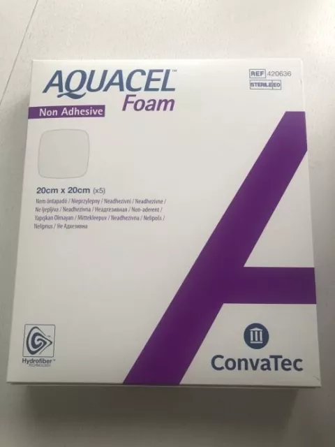 AQUACEL AG Foam 20 x 20 cm - non-adhesiver Schaumverband / 10 Stück