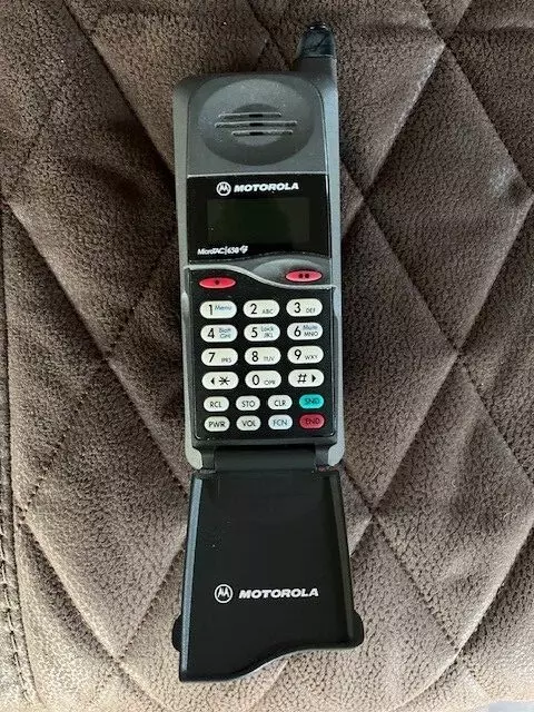 Vintage Motorola Microtac 650 DPC650 Original Flip Phone Includes Battery