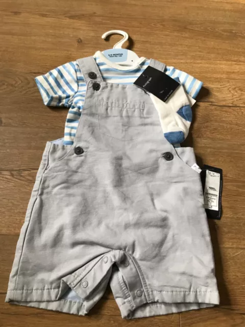 M&S Baby Boys Grey dungarees & t-shirt  top & socks set Outfit 3-6 months bnwt