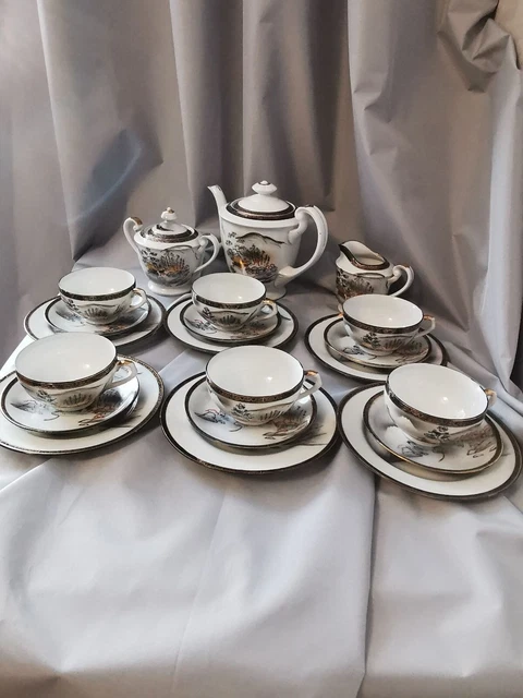 Service à Thé Adderley Rockingham 21 Pièces En Porcelaine Fine De Chine - Motif Floral Rose - Occasion