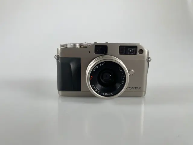 Contax G1 Rangefinder 35mm Film Camera with 28mm f2.8 Zeiss lens