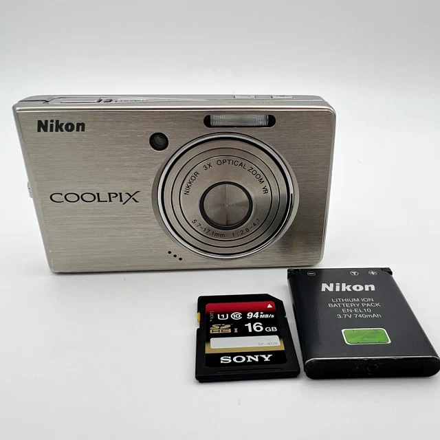 NIKON COOLPIX S500 Digital Camera 7.1MP Silver Compact Used