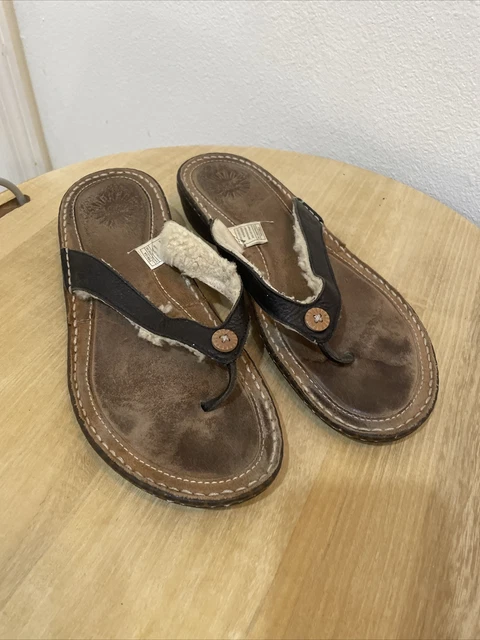 Women’s Ugg Flip-Flops Leather Size 9 Brown