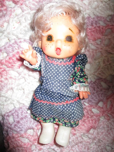 Poupée vintage SEKIGUCHI Japonais kiki suce son pouce année 70 - SO