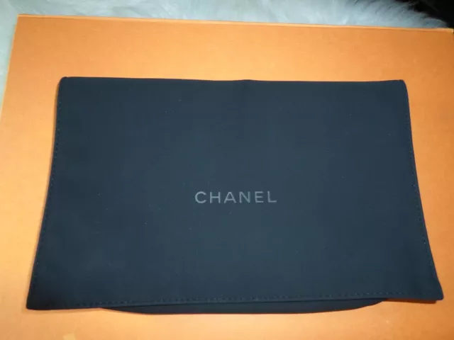 Original Chanel Staubbeutel/ Dustbag schwarz/ Veloursleder/ gefüttert f. WOC