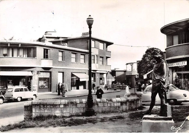 94 - SAN62475 - CHAMPIGNY SUR MARNE - Place des cités Jardins - Combier - CPSM