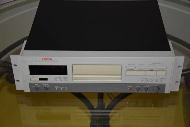 Fostex D-5 Enregistreur Numérique Portable Professionnel en Bon État Fonctionne