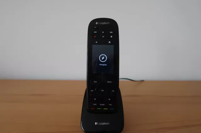 Logitech Harmony Touch, programmierbare Fernbedienung