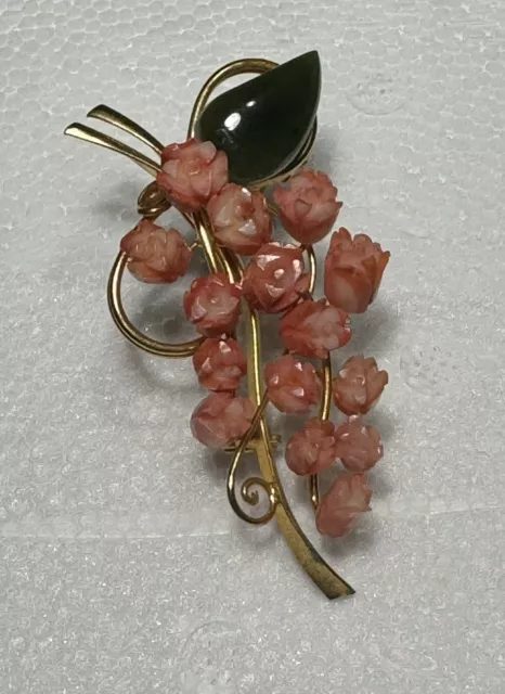 Beautiful Vintage 1960’s Jade & 15 Carved Coral Rose Buds Gold Tone Pin Brooch