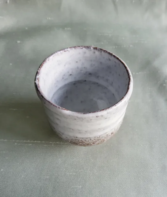 JA5: Guinomi, Sakebecher, Cup, weisse Glasur, von Kunisuke Nakahara, Japan, Hagi