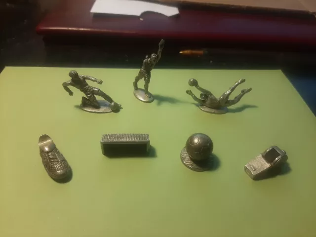 MONOPOLY HASBRO / lot de 7 PIONS EN METAL - football