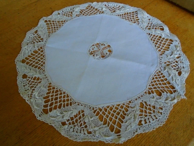 Vintage Hand Worked Linen Table Topper / Doilie - Maltese Lace Vintage Hand Worked Linen Table Topper / Doilie - Maltese Lace