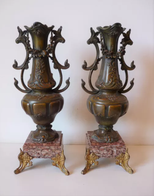 Vases anciens en régule sur socles de marbre fin XIXe