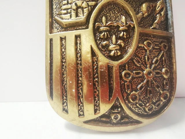 Escudo HERÁLDICO De Bronce. 11  x 5 cm. 3