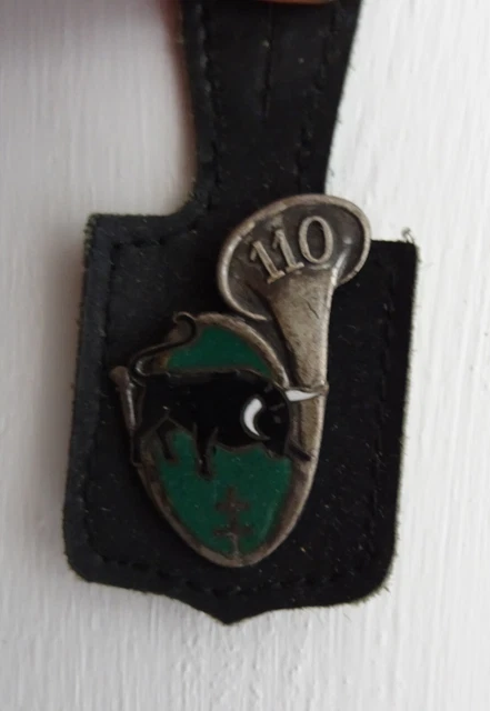 2 Insignes C.A.F. Club Alpin Français. Email. France