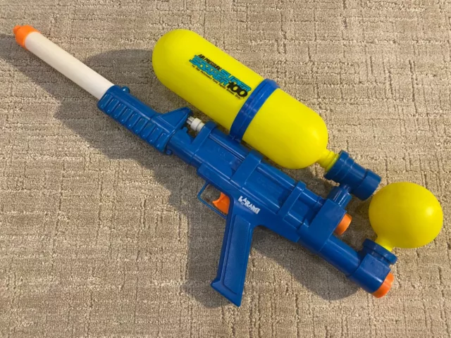 Vintage 1990 Larami Air Pressure Super Soaker 100 Water Gun