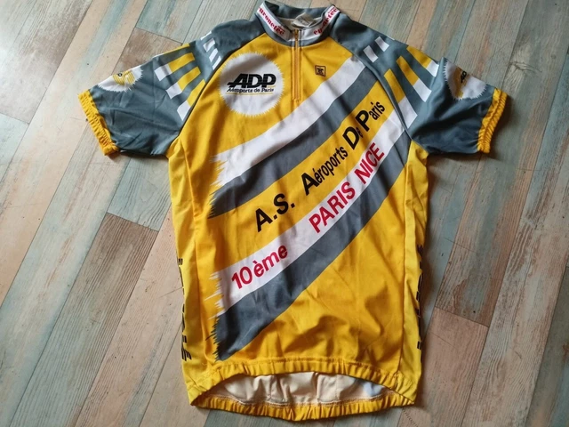La 8e étape du Tour de France entre Saint Méen le Grand et Laval   ici