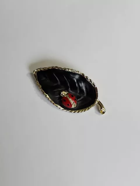 Lady Bug On A Leaf Vintage Lapel Hat Jacket Pin