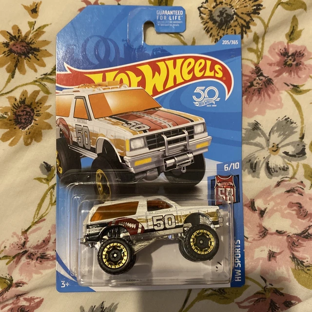 Hot Wheels Chevy Blazer 4x4 HW Sports 6/10 1983 S10 football Square Body  T51