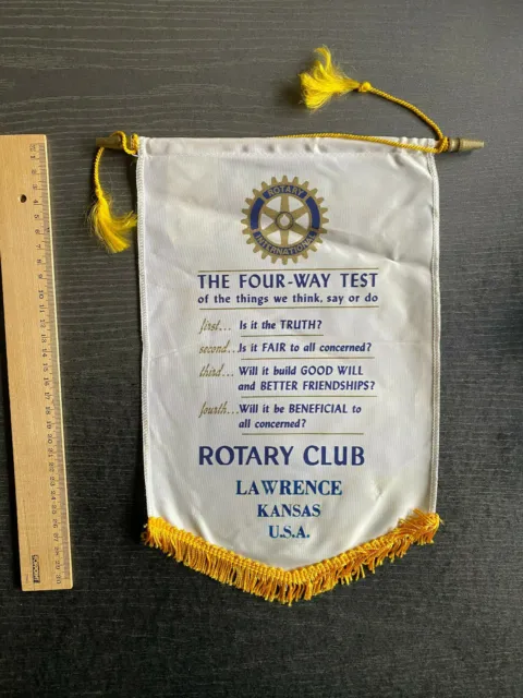 Age Fanion Rotary Club International La Wrence Kansas USA