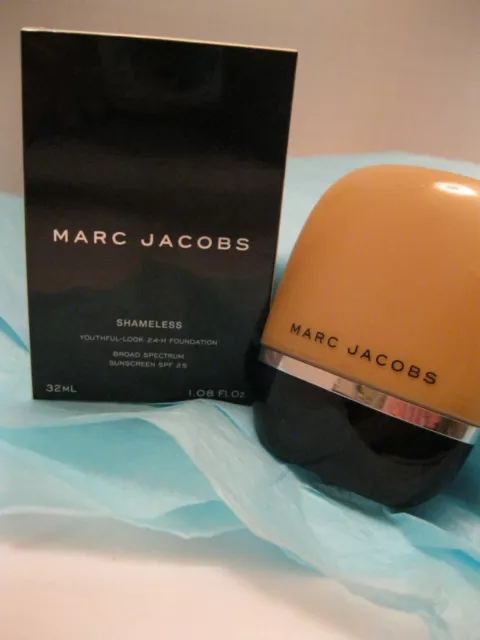 Marc Jacobs R310 Foundation Shameless MEDIUM Shade 24 Hour Youthful Look