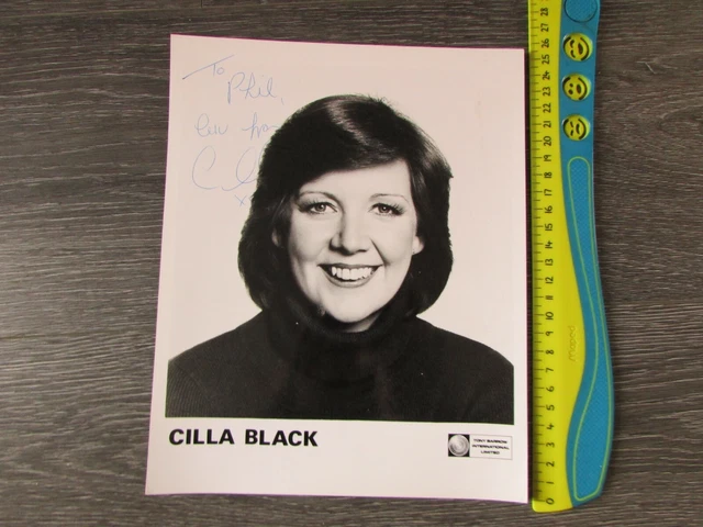 Cilla Black Singer & TV Presenter Original Hand Signed Photo 4