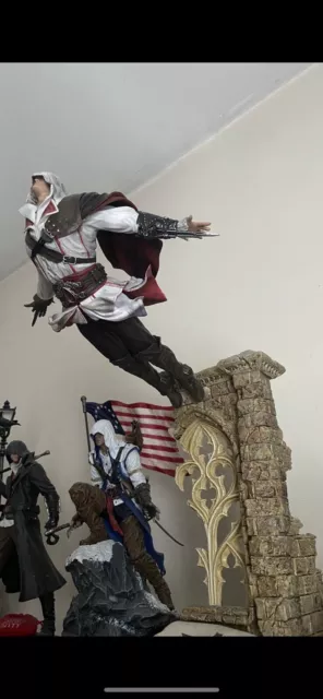 Ubisoft Collectibles Assassin's Creed II Ezio Leap Of Faith Statue 2016