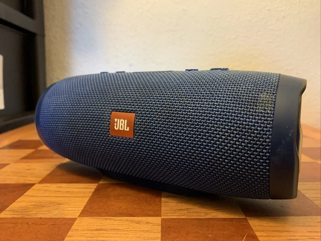 JBL Charge 3  Blue Portable Bluetooth Speaker FOR PARTS NO CHARGE