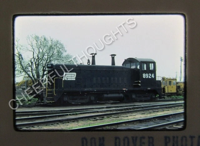 Original '76 Kodachrome Slide PC Penn Central 8924 SW9     35B42