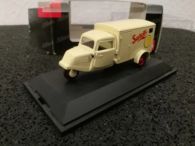 02553 SCHUCO TEMPO Dreirad Mit Pritsche August Sander - 1:43 EUR 32,90