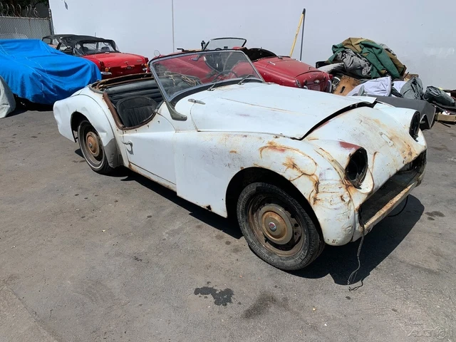 1959 Triumph TR3 1959 TRIUMPH TR3A. OLDE ENGLISH WHITE