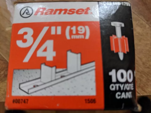 Box of 30 3/4 in. Ramset 1506 Drive Pins Powder Steel Concrete Fastening.