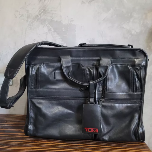 Tumi Alpha Deluxe Black Leather Messenger Bag Briefcase 9625D3