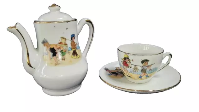 Petite Verseuse Et Tasse Dînette En Porcelaine Poupée Jouet Ancien