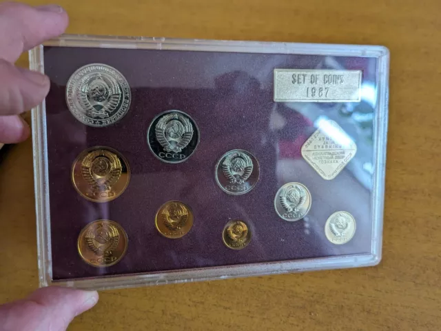 A 1987 Russian Proof Coin Set. Leningrad Mint.