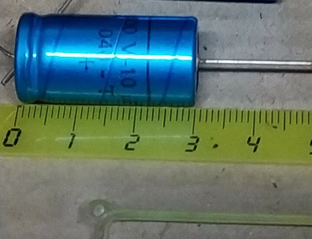 Condensateur Chimique 8 µF 350V Axial - Lot De 4 Pièces - Neuf Pour électronique
