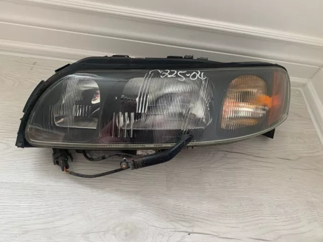 2001-2004 Volvo S60 headlight assembly left (drivers side)