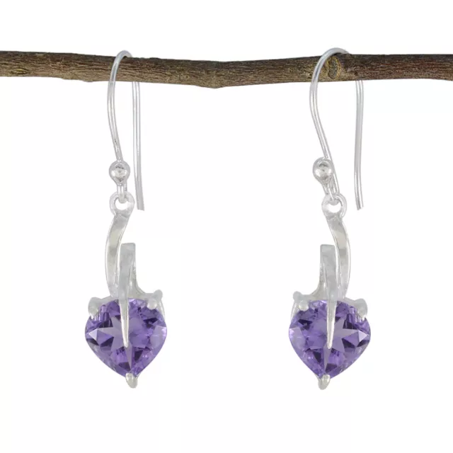 Elegante Eleganz schmücken Ihre Ohren mit Amethyst-Silberohrringen. 925er-Silber